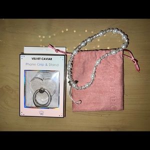 *NWT* Velvet Caviar Phone Grip/Stand and Pearl Wristlet Charm Bracelet Set 💕